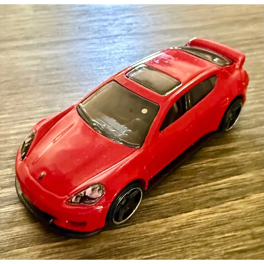 Hot Wheels Porsche Panamera Turbo S Boys 1:64 Red Excellent Diecast Toy Car
